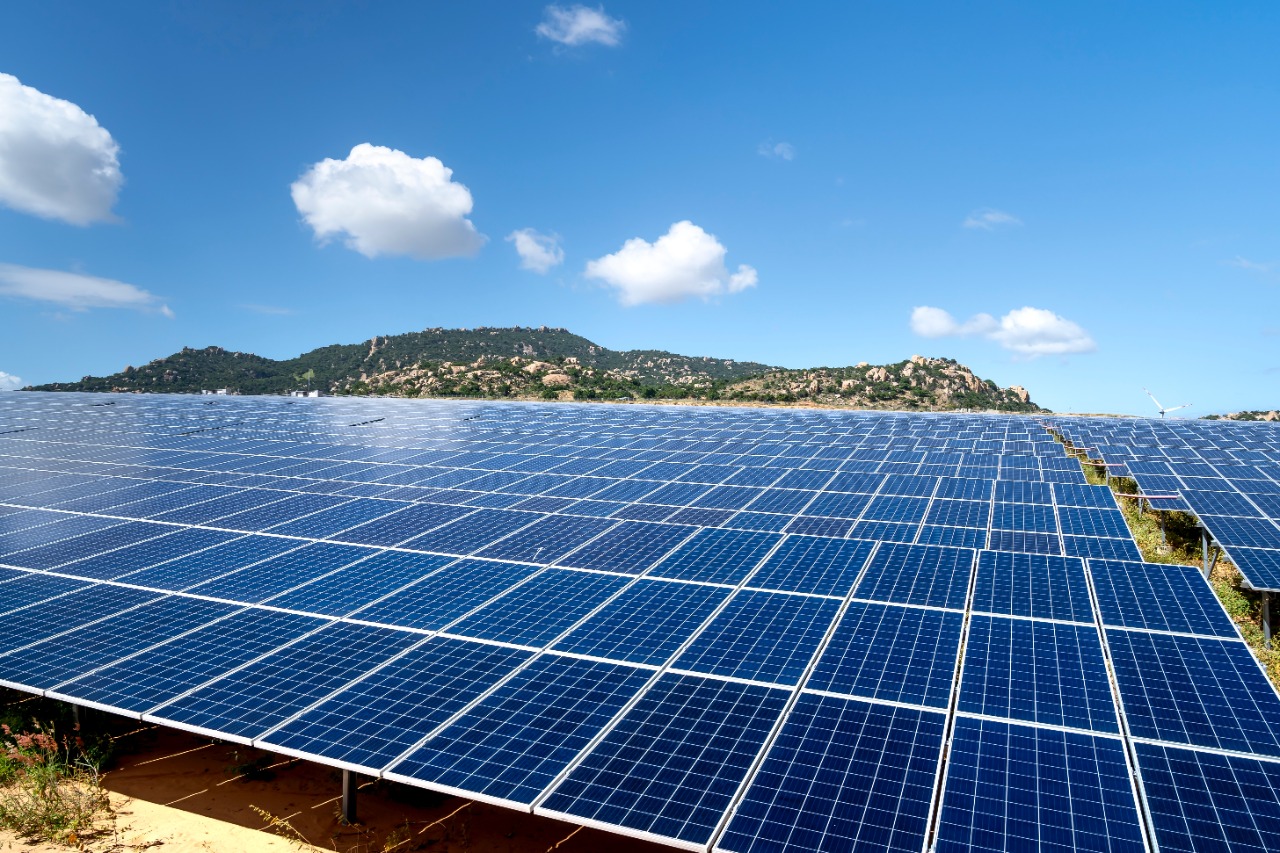 Segunda maior matriz elétrica brasileira: conheça a energia solar
